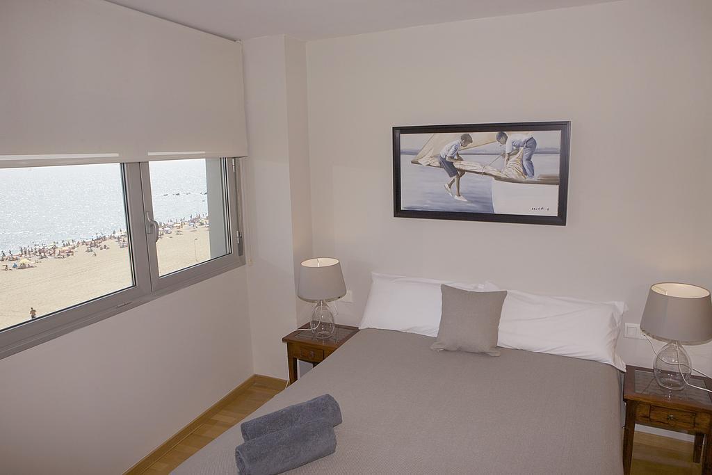 Great Sea-Side Barcelona Apartment Badalona Bagian luar foto